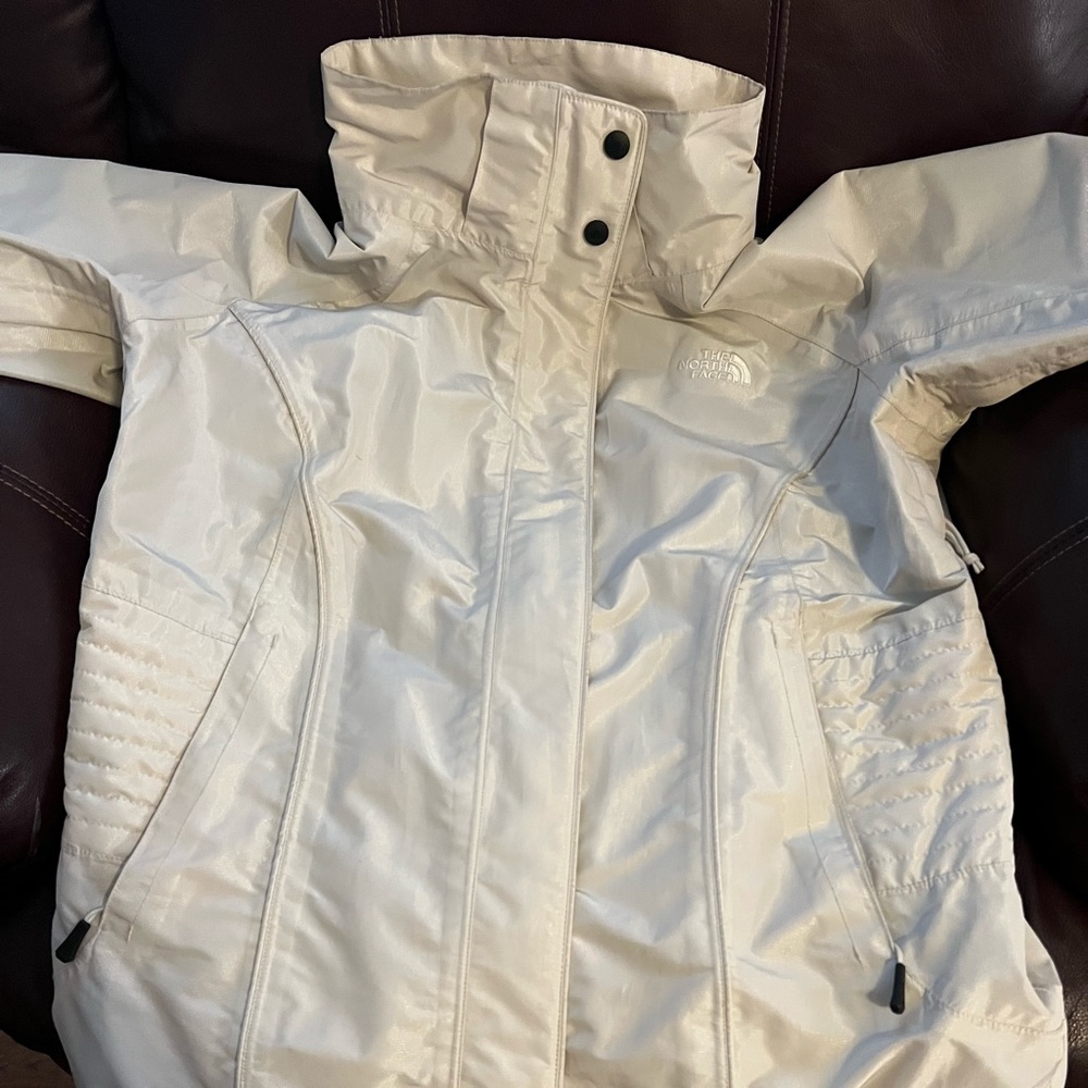The North face HYVENT rain coat